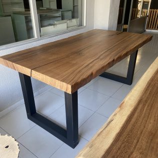 Mesa de saman suar parota amber comedor 180 cm 6 comensales patas metalicas rustico epoxy 90 cm