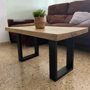 mesa de centro de madera maciza de madera de roble patas metalicas estilo rustico grietas quatretonda