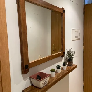 recibidor de madera recuperado conjunto balda espejo pino albaida valencia (8)